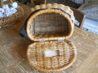 CESTO CESTINO  CON SPORTELLO  FESSURA BUCO  35X25X29 cm PER FUNGHI LA PESCA SPORTELLO TRACOLLA CON CHIUSURA IN VIMINI GIUNCO IN 2 VARIANTI DI COLORE - immagine 3