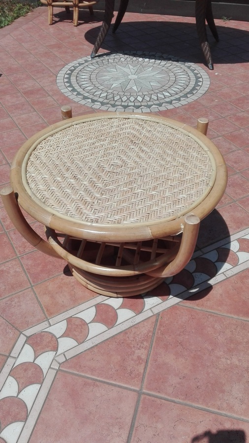 TAVOLINO MODELLO: "TONDO BASSO 4 CANNE" DIAMETRO: 78  ALTEZZA: 45 CM IN GIUNCO LEGNO VIMINI DA GIARDINO VERANDA  2 FINITURE COLORI