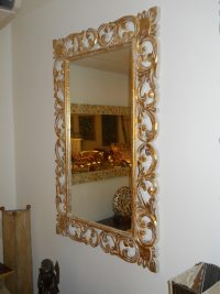 SPECCHIO CON CORNICE INTAGLIATA IN LEGNO SHABBY CHIC DORATA BIANCA DECAPE' DISPONIBILE IN 5 MISURE E 3 INTAGLI 3 COLORI - immagine 10