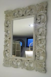 SPECCHIO CON CORNICE INTAGLIATA IN LEGNO SHABBY CHIC DORATA BIANCA DECAPE' DISPONIBILE IN 5 MISURE E 3 INTAGLI 3 COLORI - immagine 22