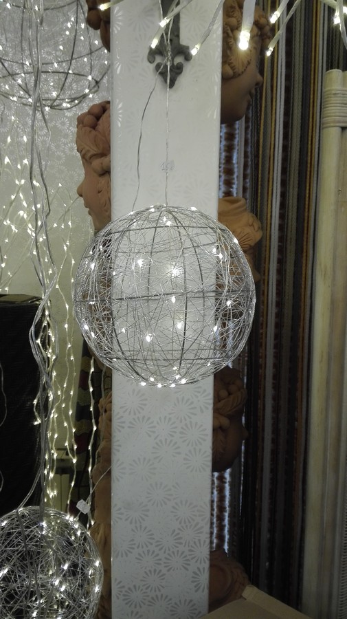 SFERA ARGENTO 40LED LUCE CALDA DIAMETRO 25 CM 17€(C) (1)