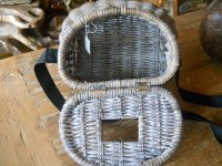 CESTO CESTINO  CON SPORTELLO  FESSURA BUCO  35X25X29 cm PER FUNGHI LA PESCA SPORTELLO TRACOLLA CON CHIUSURA IN VIMINI GIUNCO IN 2 VARIANTI DI COLORE - immagine 9