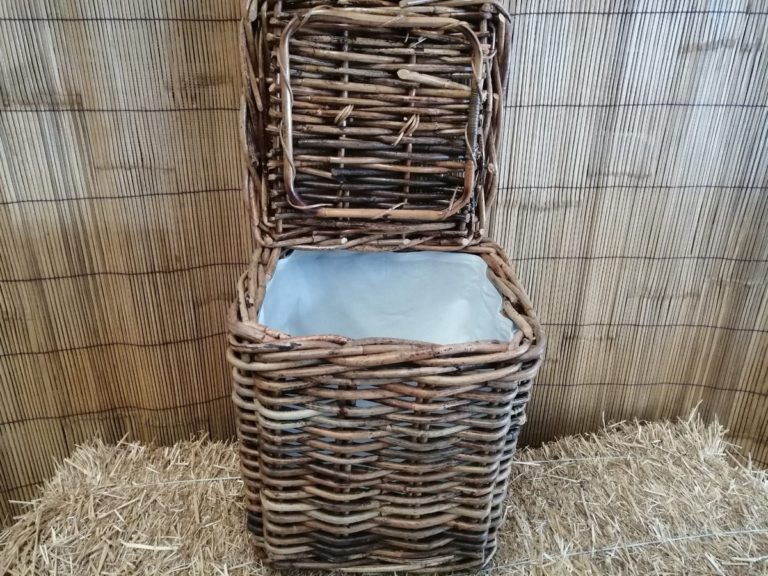 PBIANCHERIA xl quadrato49X48H55 60€A (4)
