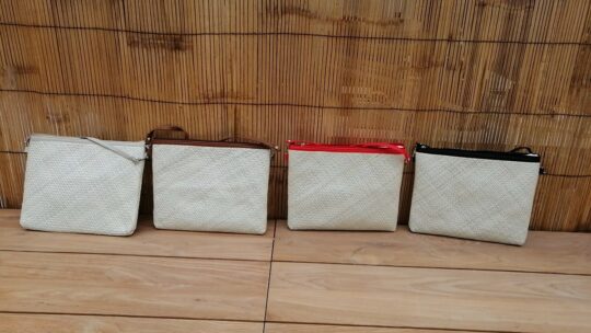 BORSA BORSETTA IN VIMINI LEGNO PAGLIA NATURALE ECOLOGICA ETNICA  CERNIERA ZIP RETTANGOLARE A BUSTA CON TRACOLLA 28x2h22  4 COLORI DISPONIBILI