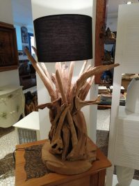 Lampada fatta con pezzi di radice. Altezza 80 cm. . Impianto elettrico  made in italy - immagine 2