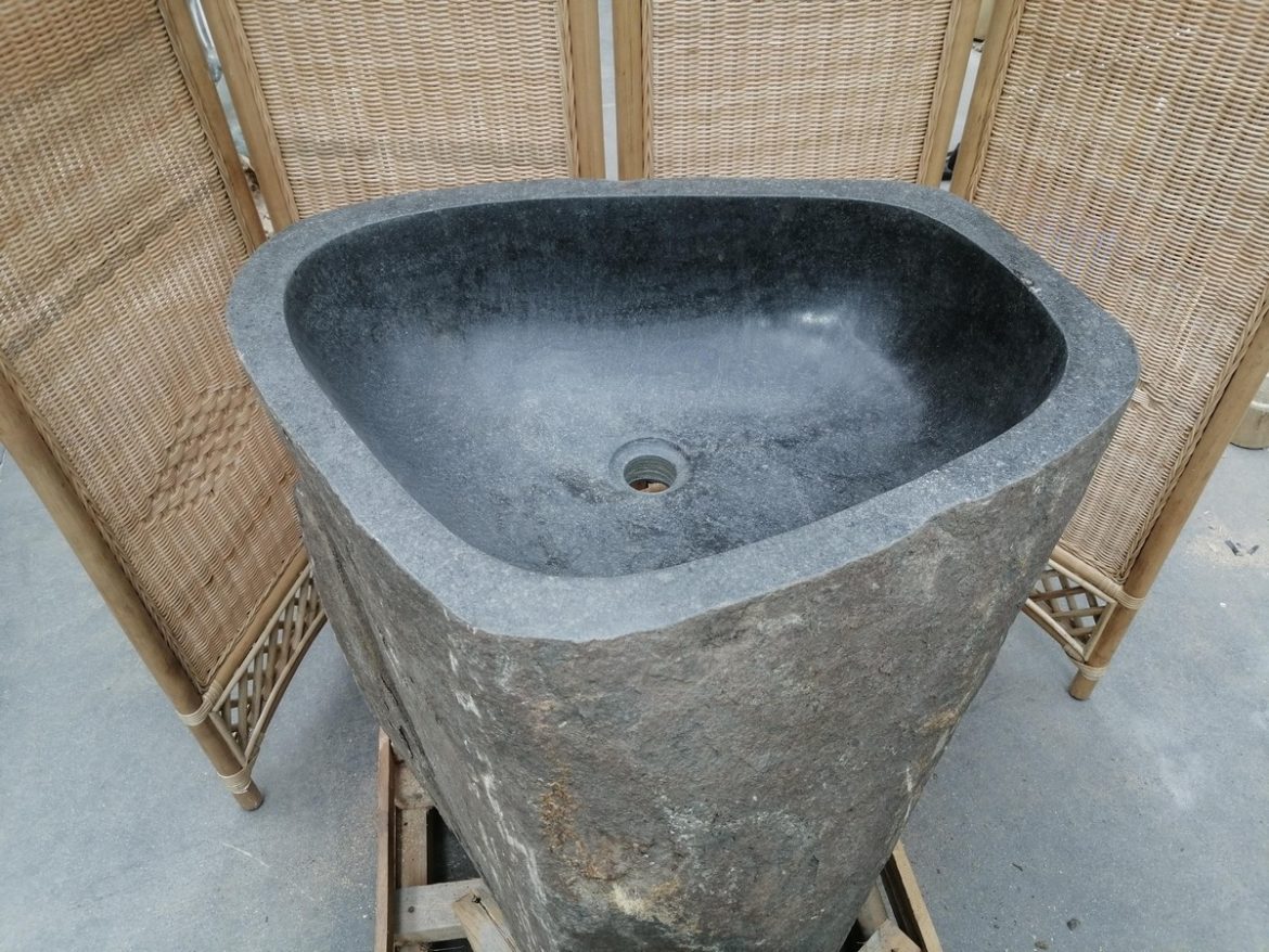 LAVANDINO LAVABO SINK STONE PIEDISTALLO IN SASSO ETNICO ARTIGIANALE codice PED2  misura 60 x 60 H 90 cm. Euro 550 (b)