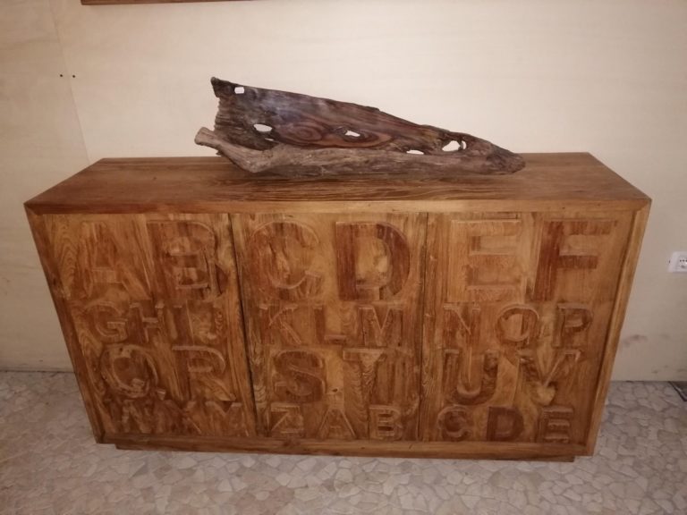 150 x 42 h 86 € 780 B (3)