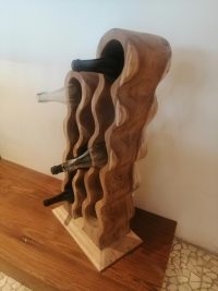 PORTA BOTTIGLIE MODELLO "ONDULATO  " DISPONIBILE IN 3  MISURE 7-9-11 POSTI   DA APPOGGIO IN LEGNO DI TEAK  ETNICO DISPONIBILE IN VARIE MISURE E CAPIENZE DI BOTTIGLIE  IDEALE PER TAVERNA ENOTECHE ENOTECA  RISTORANTI  RISTORANTE PUB  TRATTORIA OSTERIA - immagine 7
