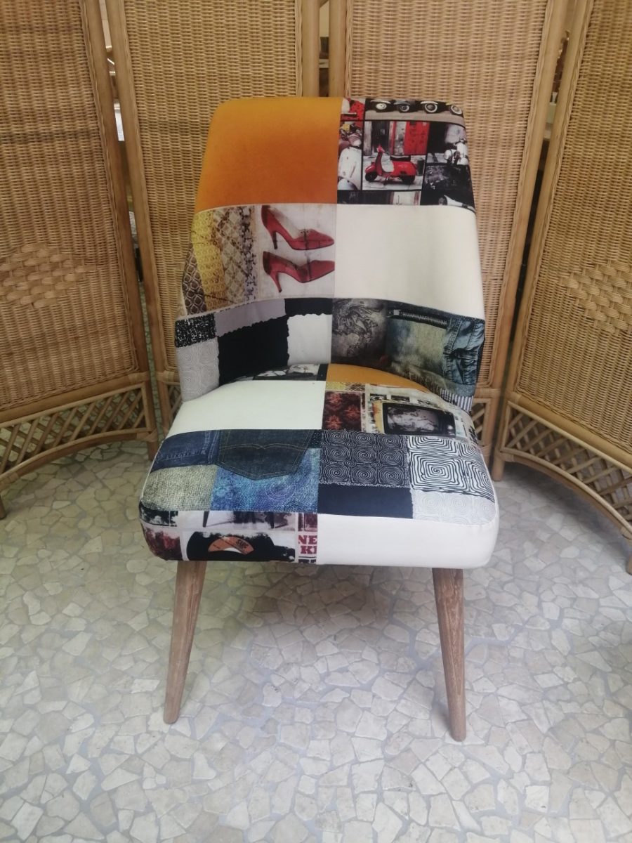 SEDIA CON STRUTTURA IN TEAK, RECUPERATO DAI TETTI DELLE CASE CHE CROLLANO.RIVESTIMENTO IN TESSUTO COTONE E  POLIESTERE 50x60 xh 92 cm. € 135,00 (c)