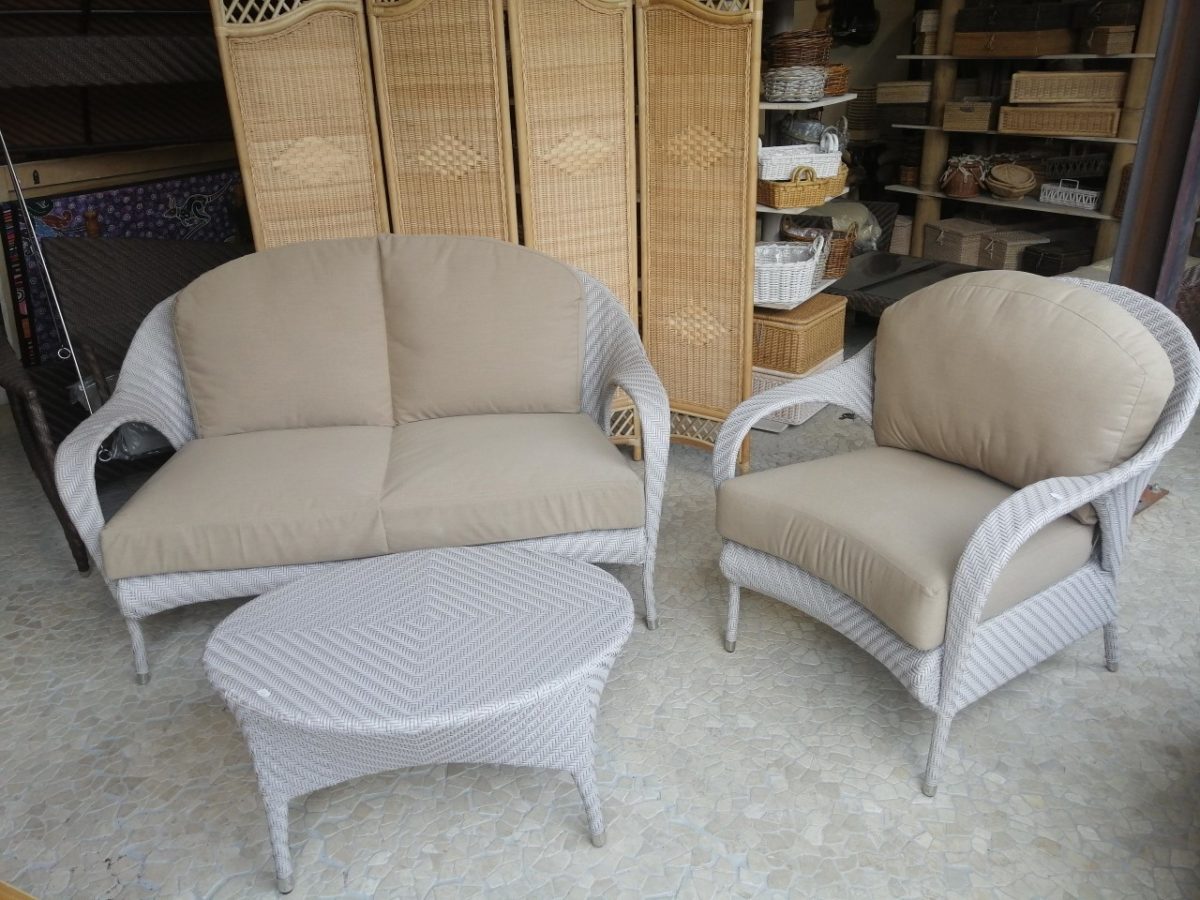 SET DA GIARDINO MODELLO "TANGO" COMPOSTO DA DIVANO 1 POLTRONA E TAVOLINO COLORI E MISURE PERSONALIZZABILI