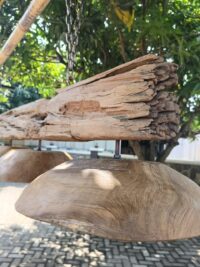 LAMPADARIO ETNICO IN RADICE LEGNO DI TEAK STRUTTURA IN TRAVERSINE BINARIO DEL TRENO 3 LAMPADINE LAMPADE PORTALAMPADE RETTANGOLARE 130CM X 30CM  X H28CM - immagine 4